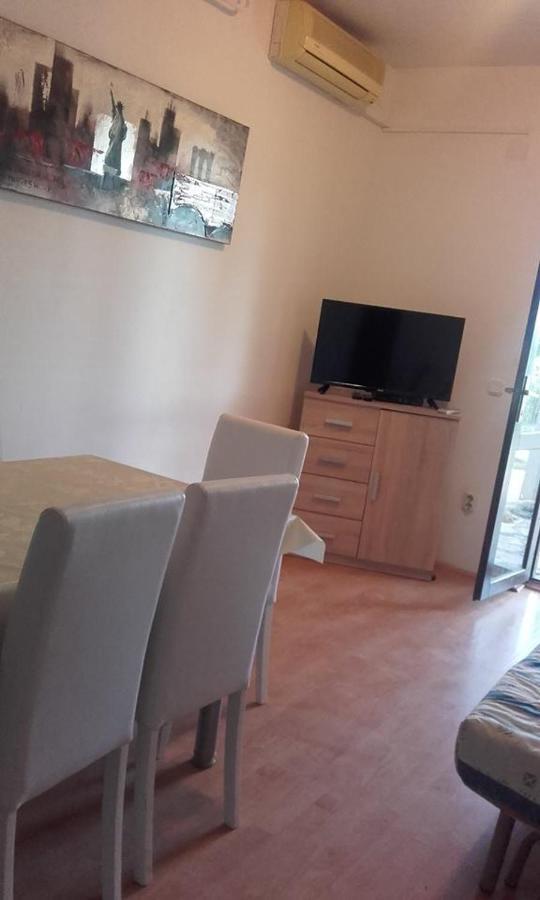 Apartmani Lovre Posedarje Exterior photo