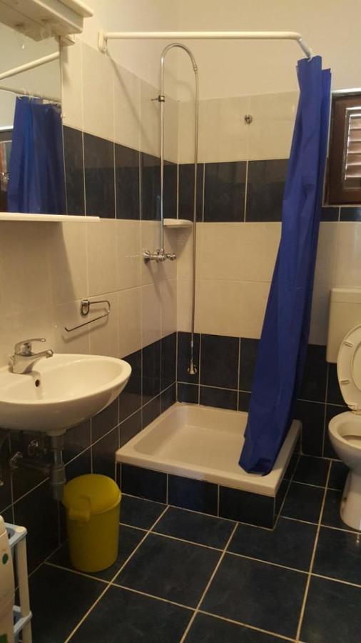 Apartmani Lovre Posedarje Exterior photo