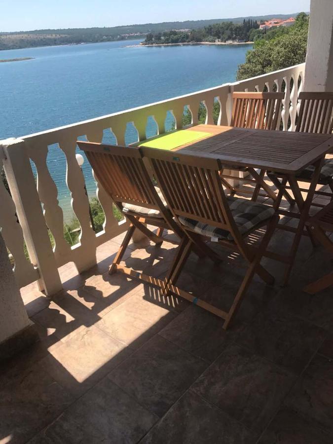 Apartmani Lovre Posedarje Exterior photo