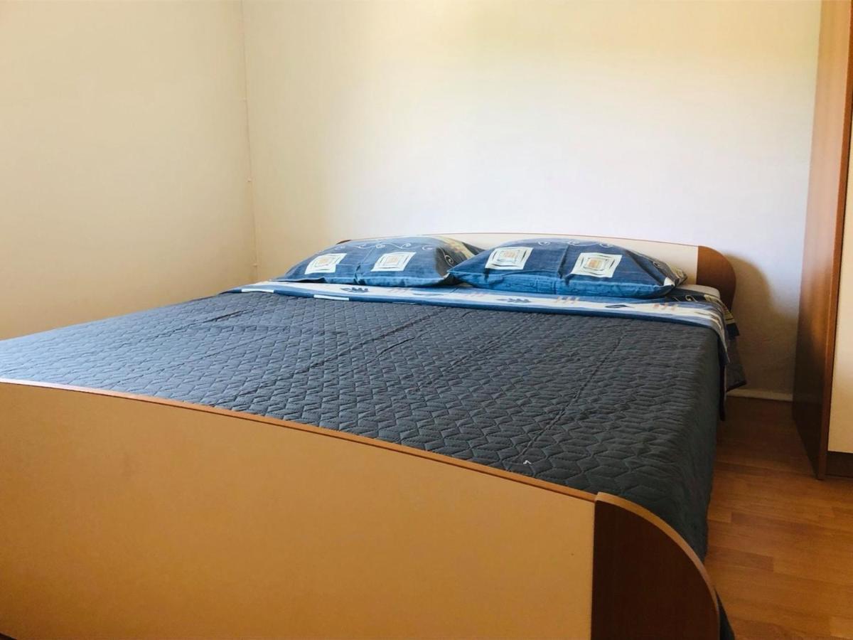 Apartmani Lovre Posedarje Exterior photo