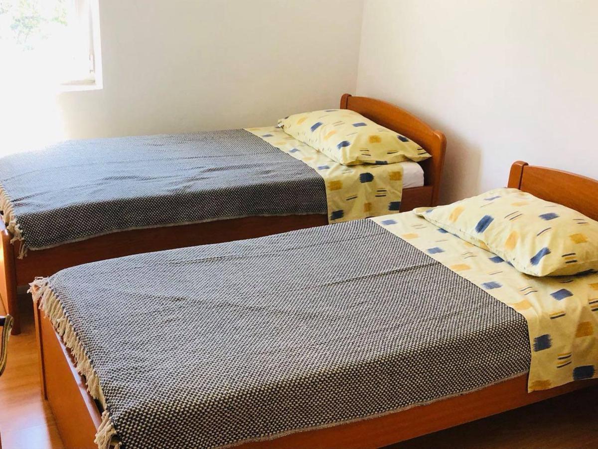 Apartmani Lovre Posedarje Exterior photo